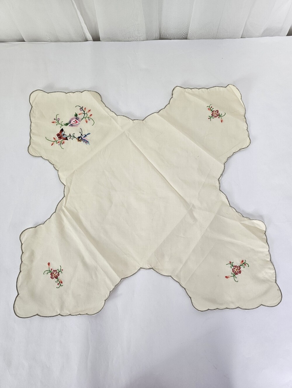 Vintage Embroidered Floral Butterfly Bread Basket Liner Bun Warmer